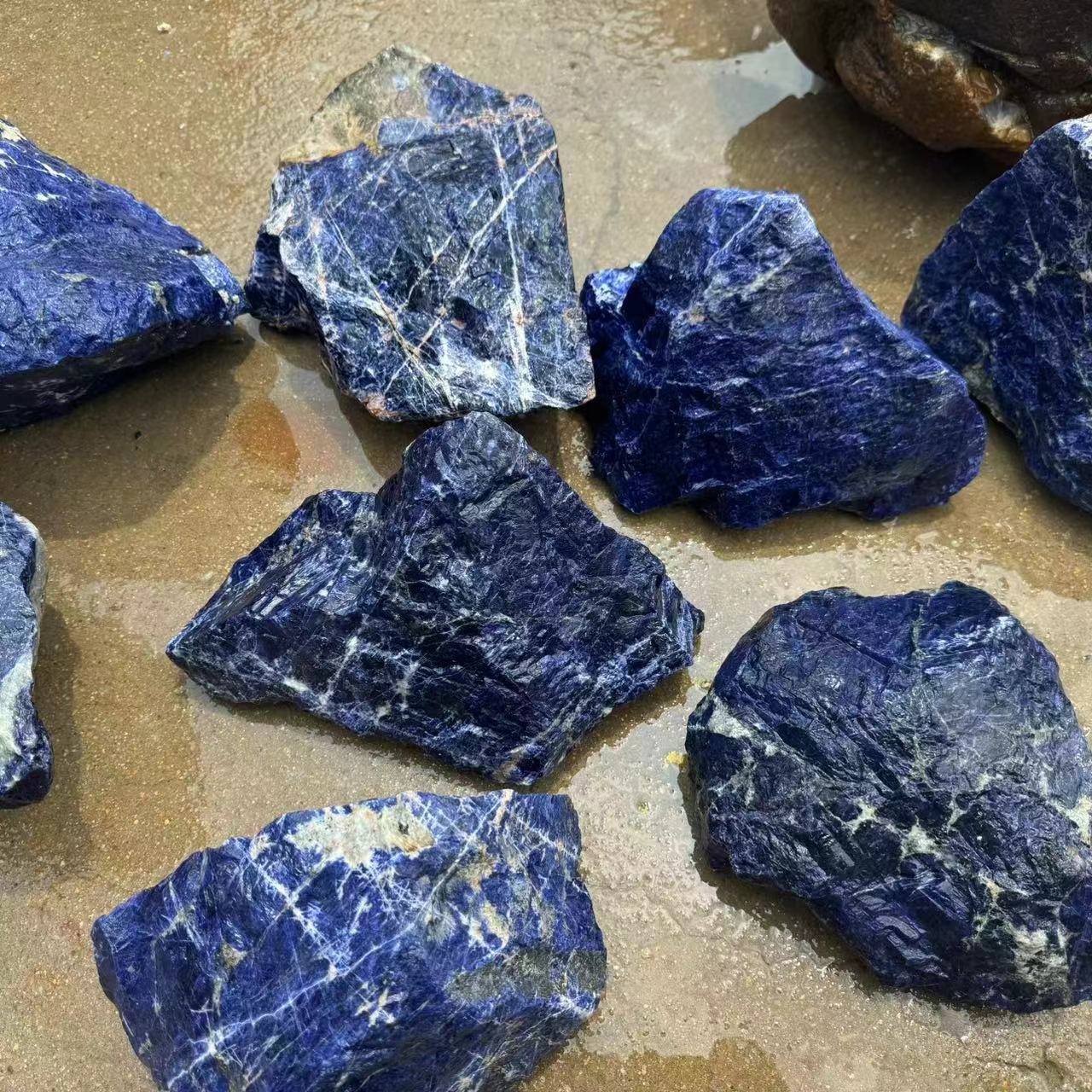 Natural crystal rough stone, blue striped rough stone, large rough stone aroma stone, rough stone mineral specimen