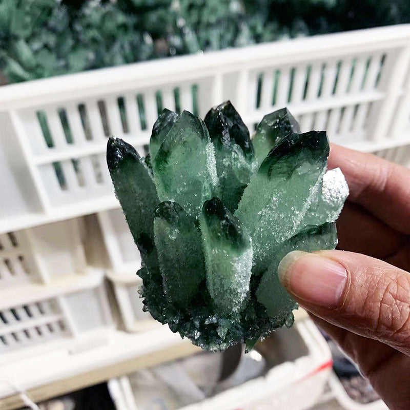 Green crystal cluster ornaments, crystal crafts, natural crystal stones, home feng shui decoration