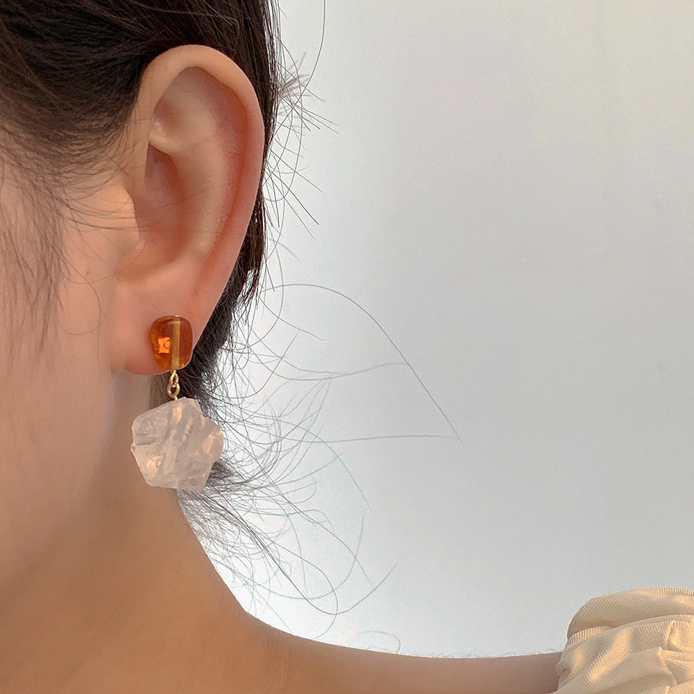 Natural irregular crystal stone earrings, French retro design, s925 silver needle contrast earrings