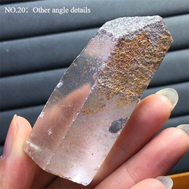 Natural green ghost stone ornaments, irregular shapes, energy stones, four-season ghost cornucopia, thousand-layer pyramid ore specimens, home decoration ornaments