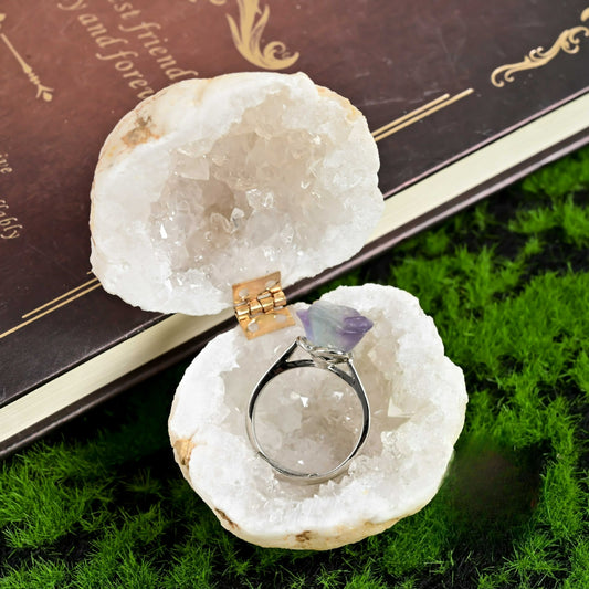 Natural crystal stones, white agate geode ring boxes, Moroccan geode eggs, jewelry storage boxes and ornaments