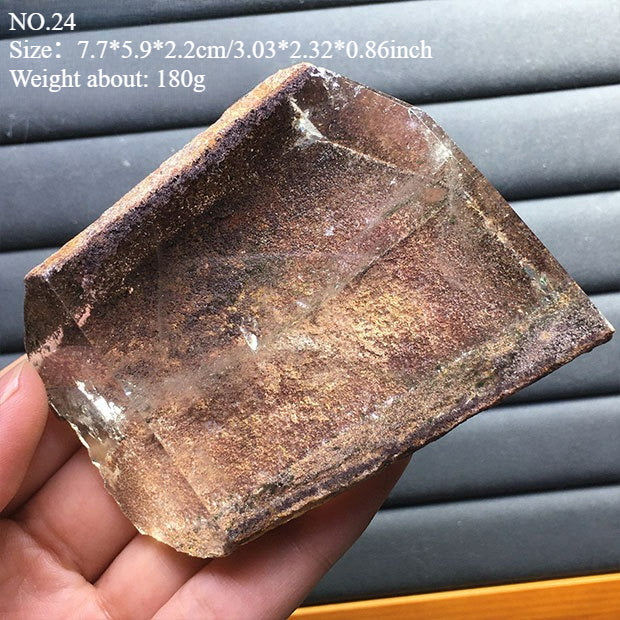 Natural green ghost stone ornaments, irregular shapes, energy stones, four-season ghost cornucopia, thousand-layer pyramid ore specimens, home decoration ornaments