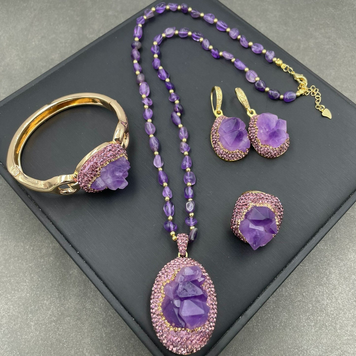 Natural raw amethyst four-piece jewelry set, energy raw stone accessories, including necklaces, earrings, rings, bracelets, personalized raw mineral jewelry, sweater chain high-end handmade set