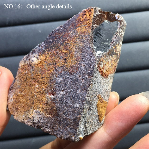 Natural green ghost stone ornaments, irregular shapes, energy stones, four-season ghost cornucopia, thousand-layer pyramid ore specimens, home decoration ornaments