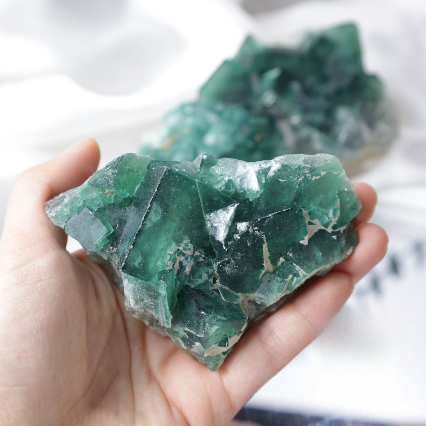 Natural crystal green fluorite mineral mark, raw stone specimen raw ore ornaments