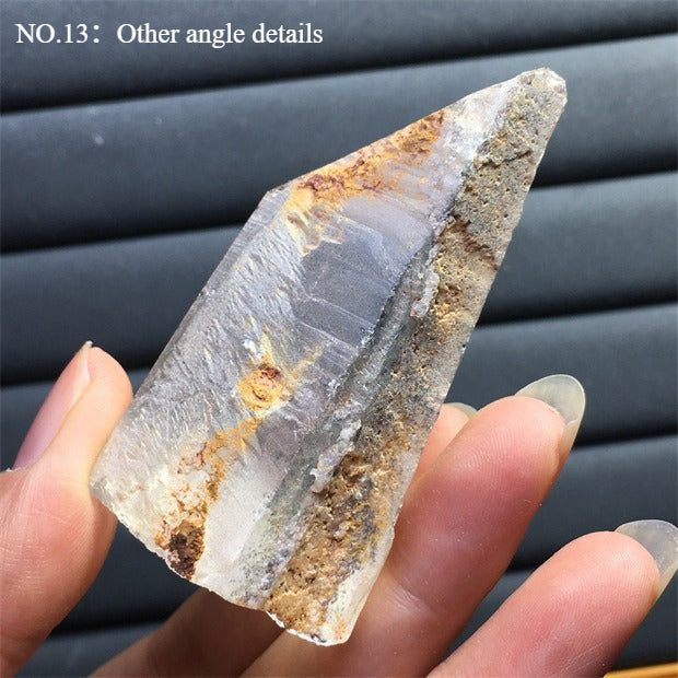 Natural green ghost stone ornaments, irregular shapes, energy stones, four-season ghost cornucopia, thousand-layer pyramid ore specimens, home decoration ornaments