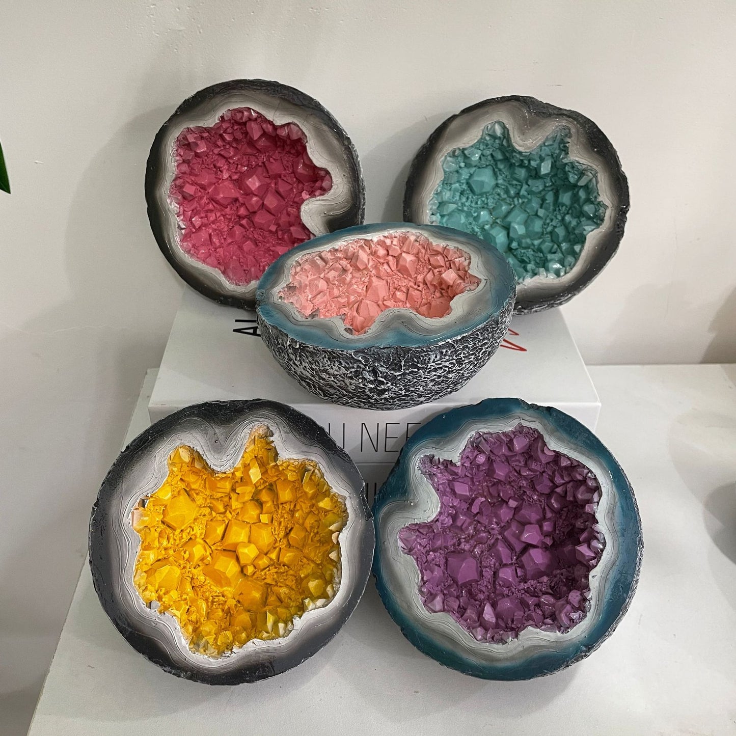 Creative candle bowl retro resin crafts, desktop decorations, candle aromatherapy containers