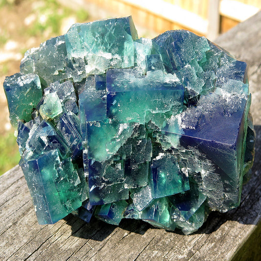 Natural crystal green fluorite mineral mark, raw stone specimen raw ore ornaments