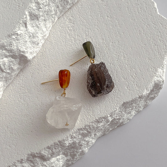 Natural irregular crystal stone earrings, French retro design, s925 silver needle contrast earrings