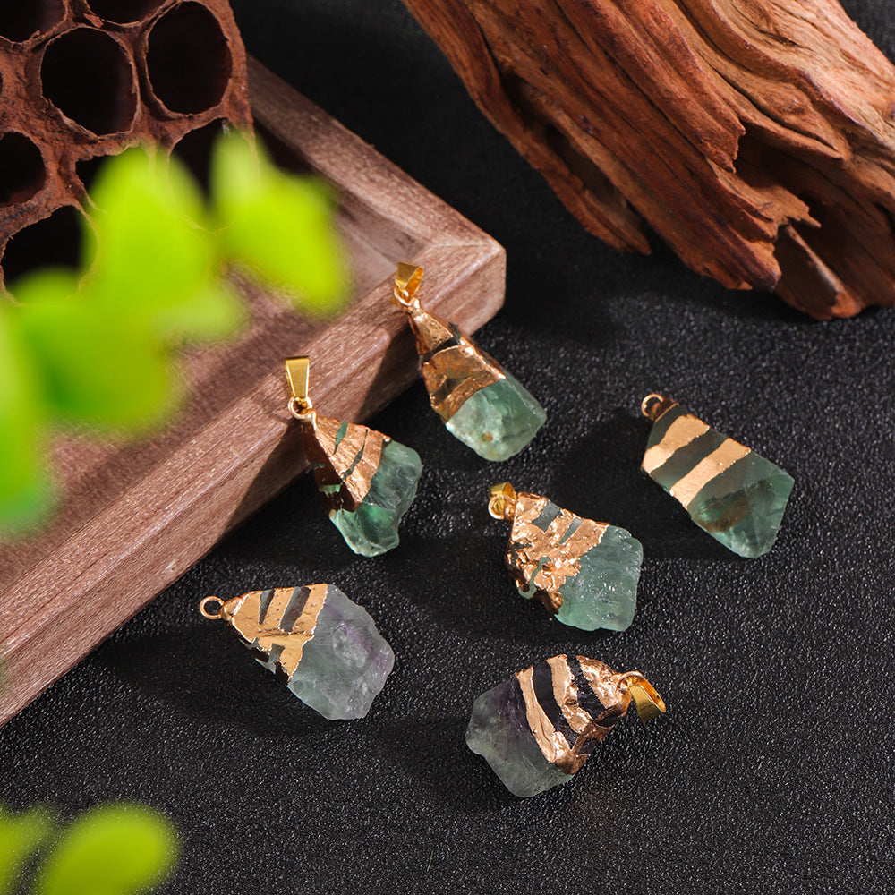 Natural green crystal pendants, irregular shaped raw stone polished pendants, energy crystal pendants, random stone shape DIY jewelry accessories