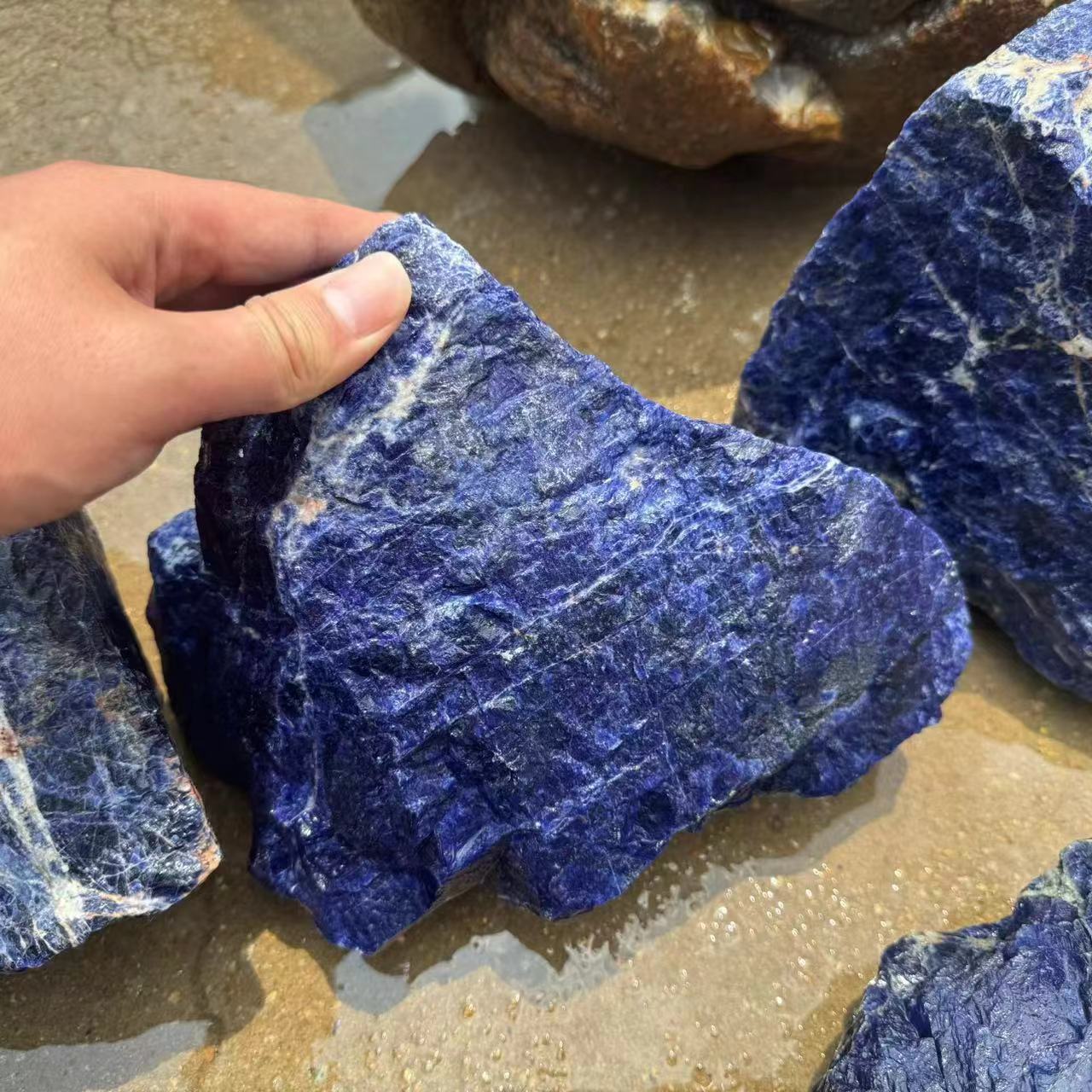 Natural crystal rough stone, blue striped rough stone, large rough stone aroma stone, rough stone mineral specimen