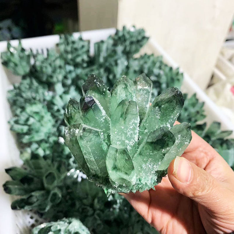 Green crystal cluster ornaments, crystal crafts, natural crystal stones, home feng shui decoration