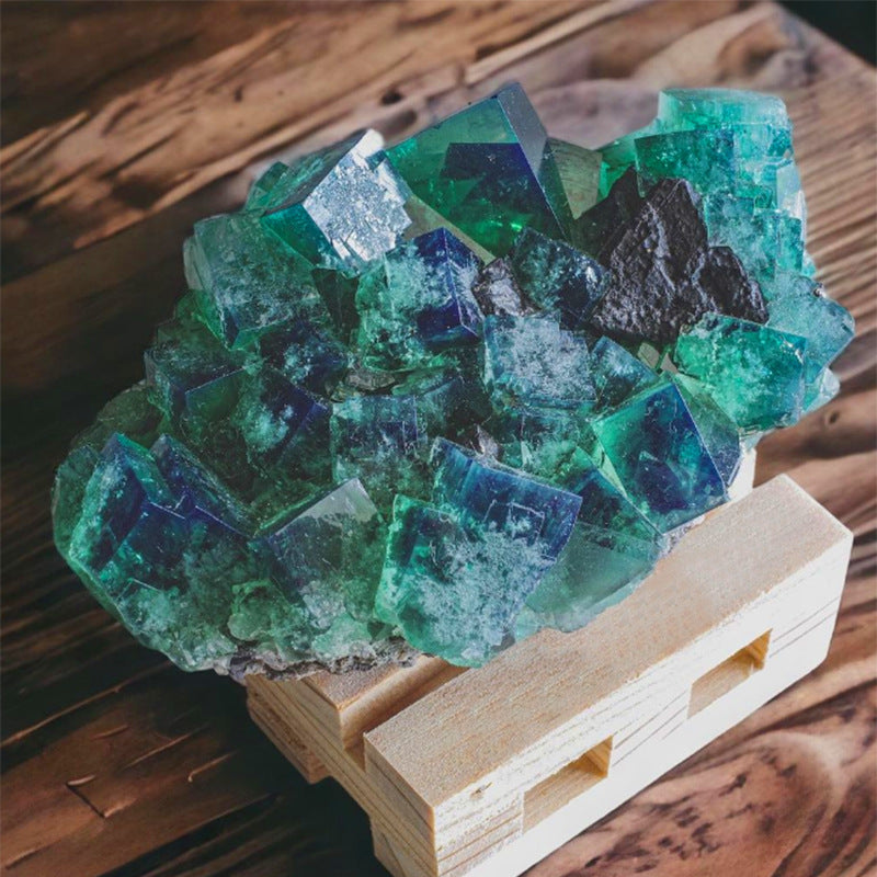 Natural crystal green fluorite mineral mark, raw stone specimen raw ore ornaments