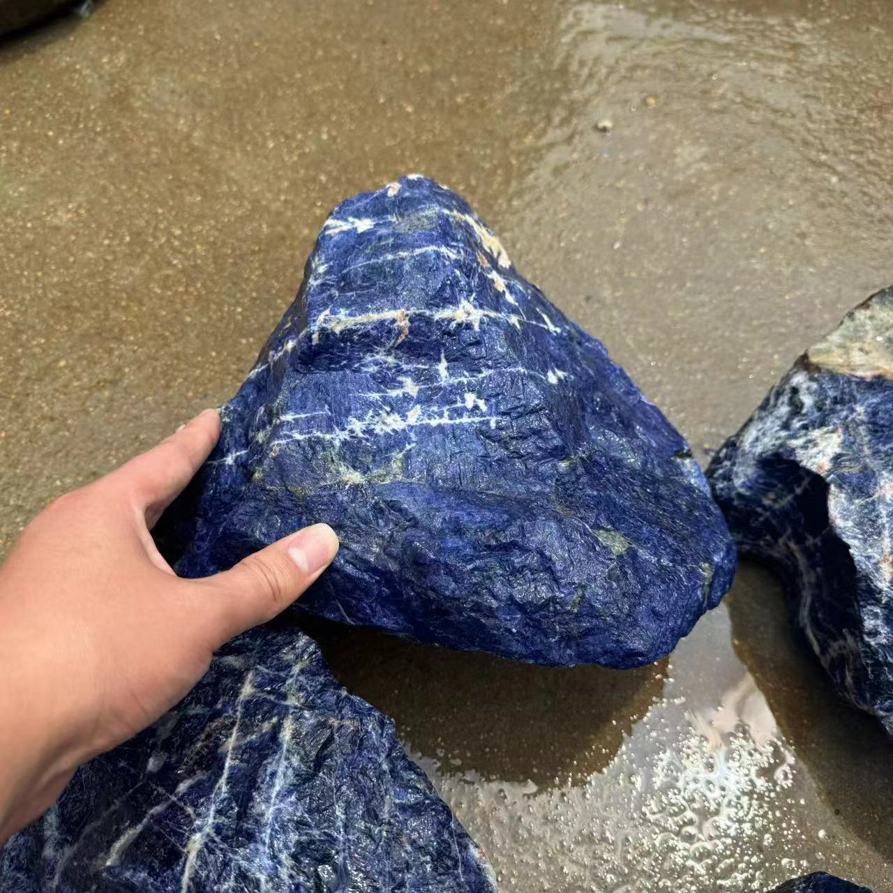 Natural crystal rough stone, blue striped rough stone, large rough stone aroma stone, rough stone mineral specimen