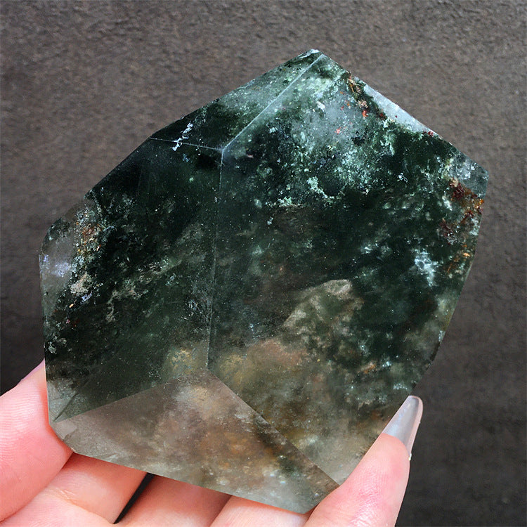 Natural green ghost stone ornaments, irregular shapes, energy stones, four-season ghost cornucopia, thousand-layer pyramid ore specimens, home decoration ornaments