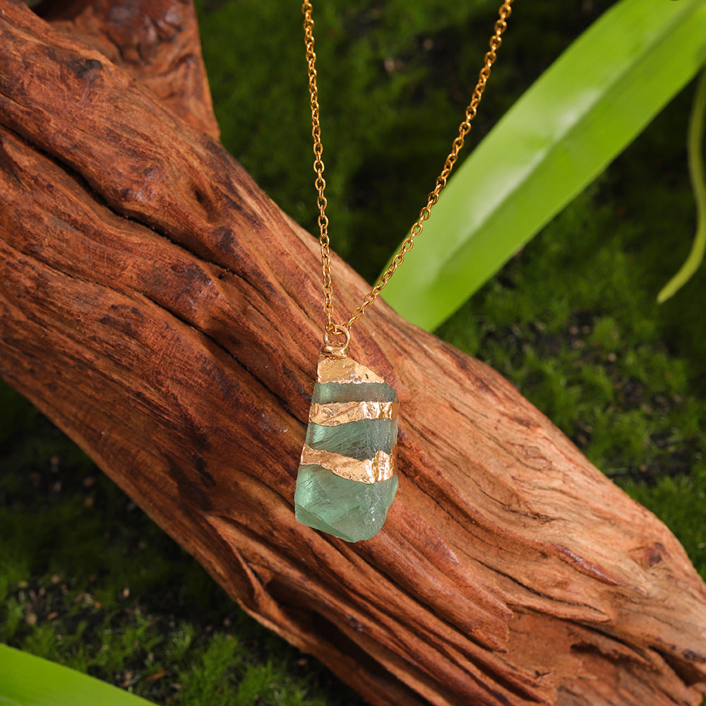 Natural green crystal pendants, irregular shaped raw stone polished pendants, energy crystal pendants, random stone shape DIY jewelry accessories