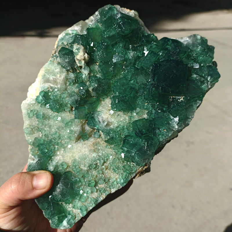 Natural green fluorite crystal clusters, raw crystal crafts, energy raw stone feng shui ornaments, aromatherapy home decoration ornaments