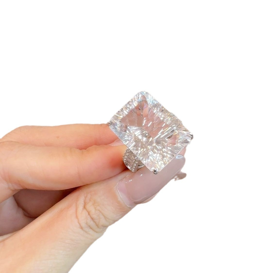 Inlaid white crystal ring, T square light luxury high-end adjustable ring ring