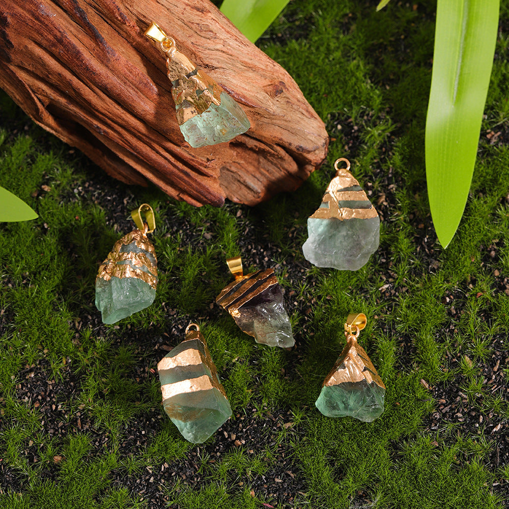 Natural green crystal pendants, irregular shaped raw stone polished pendants, energy crystal pendants, random stone shape DIY jewelry accessories