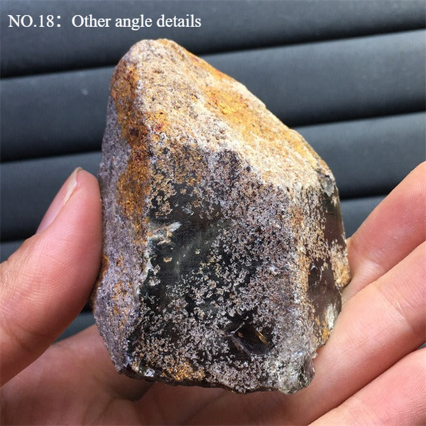Natural green ghost stone ornaments, irregular shapes, energy stones, four-season ghost cornucopia, thousand-layer pyramid ore specimens, home decoration ornaments