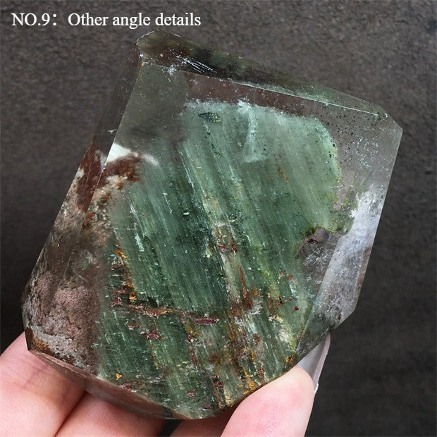 Natural green ghost stone ornaments, irregular shapes, energy stones, four-season ghost cornucopia, thousand-layer pyramid ore specimens, home decoration ornaments