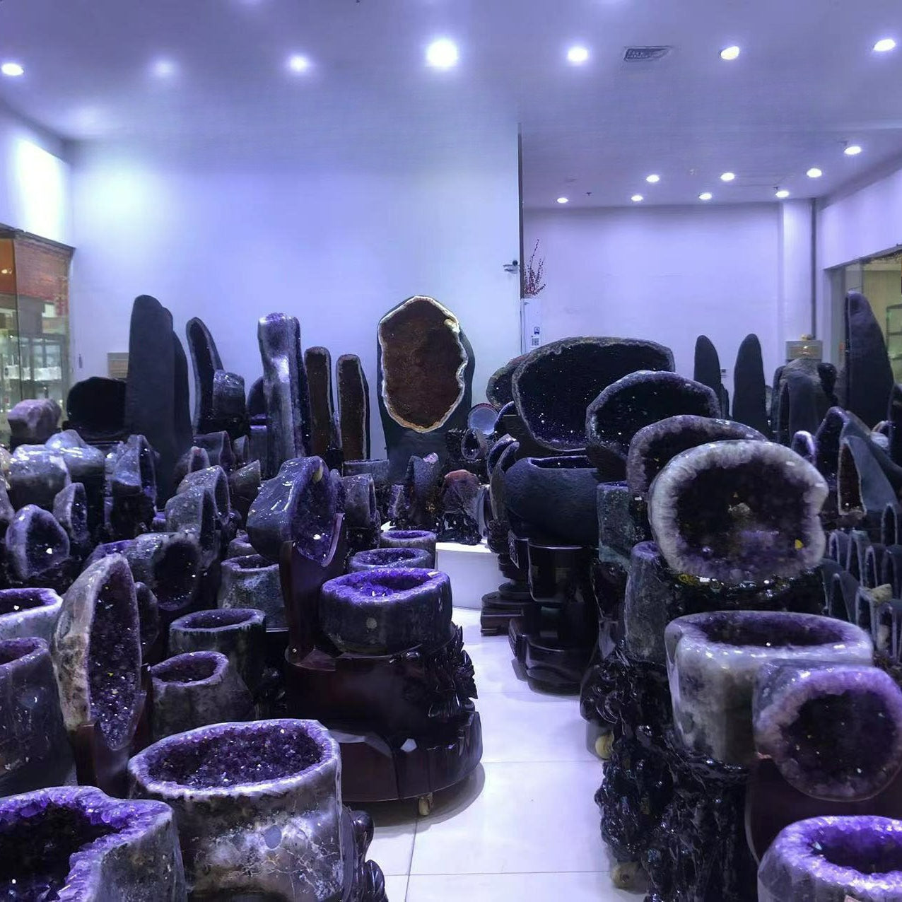 Natural amethyst cave ornaments, amethyst cave treasure bowl, Brazilian Uruguayan raw stone, office home ornaments