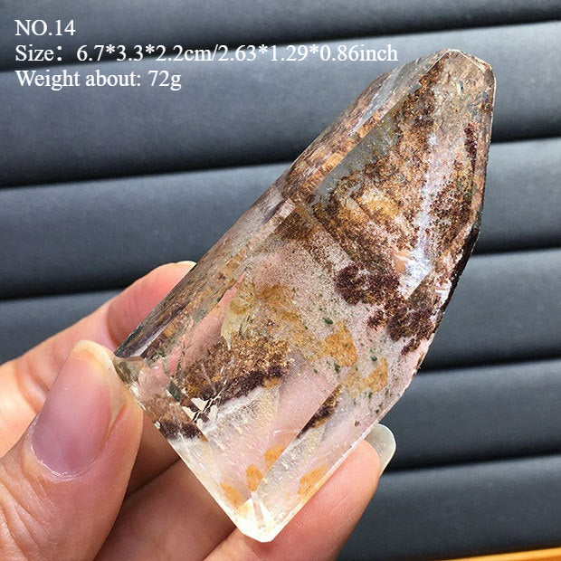 Natural green ghost stone ornaments, irregular shapes, energy stones, four-season ghost cornucopia, thousand-layer pyramid ore specimens, home decoration ornaments
