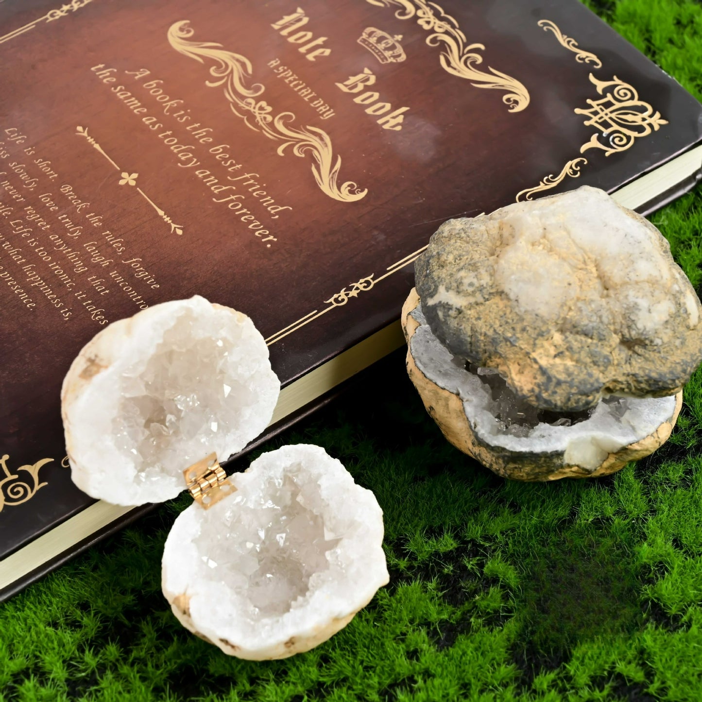 Natural crystal stones, white agate geode ring boxes, Moroccan geode eggs, jewelry storage boxes and ornaments
